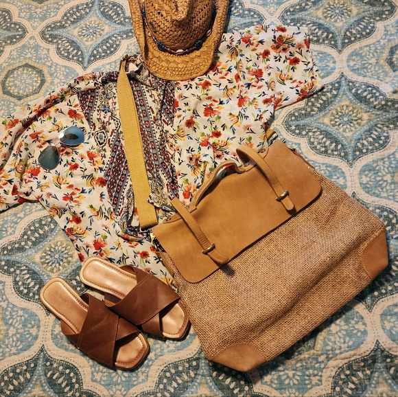 Jesslyn Blake Handbags - Anthropology Jesslyn Blake tan burlap canvas sparkle leather crossbody bag